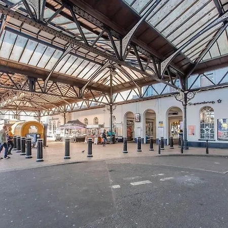 Beautiful 2 Bedroom Flat Next To Brighton Beach And Shopping Centre Exterior photo