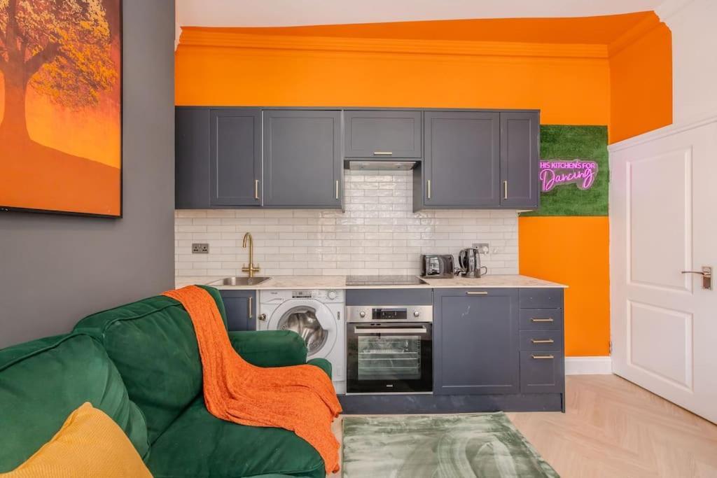 Beautiful 2 Bedroom Flat Next To And Shopping Centre * Brighton
