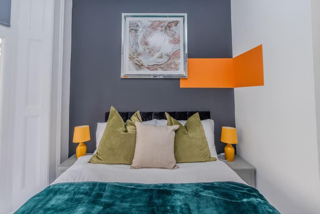 Beautiful 2 Bedroom Flat Next To And Shopping Centre * Brighton